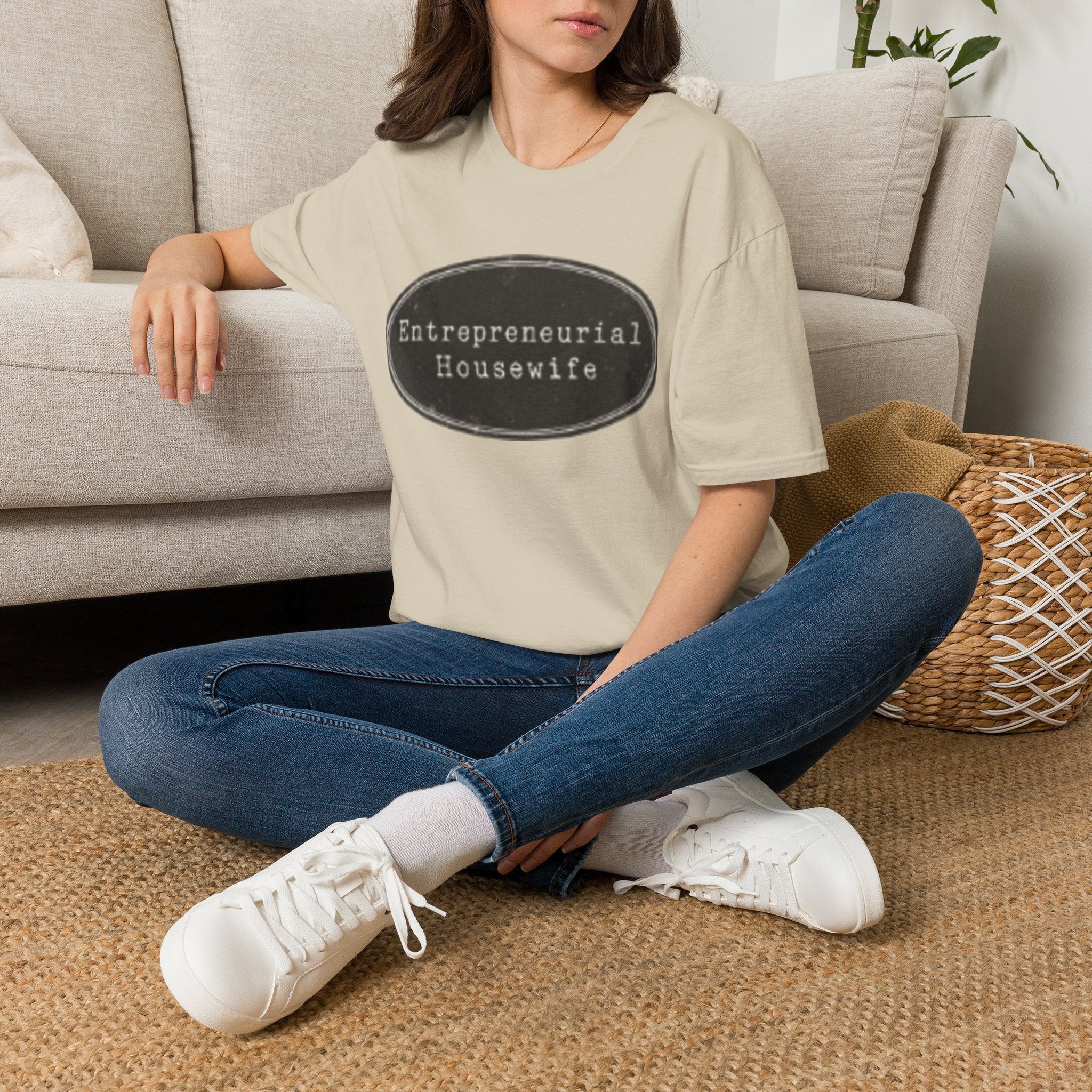 Entrepreneurial Housewife T-Shirt — Vintage Typewriter Badge Tee for Women Entrepreneurs