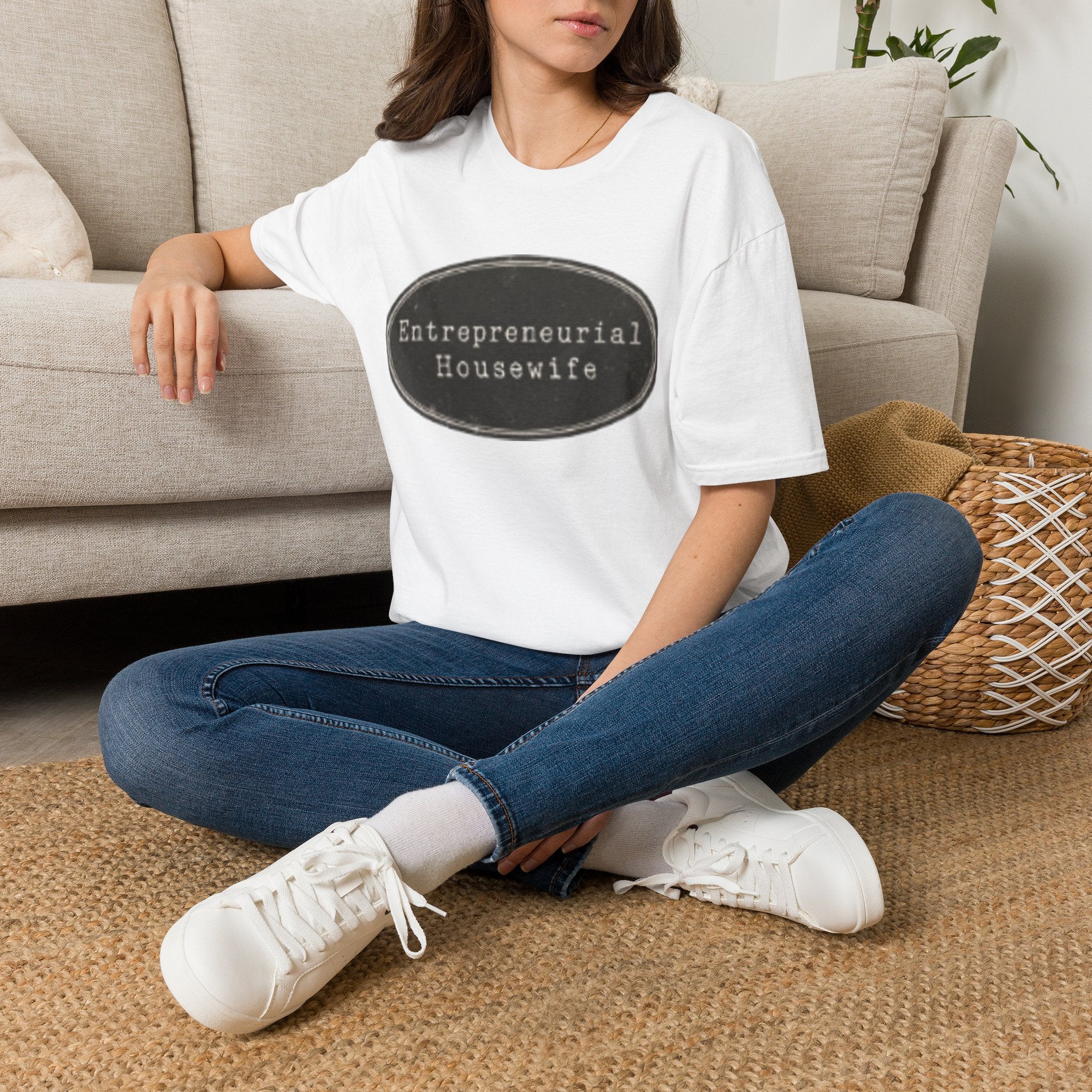 Entrepreneurial Housewife T-Shirt — Vintage Typewriter Badge Tee for Women Entrepreneurs