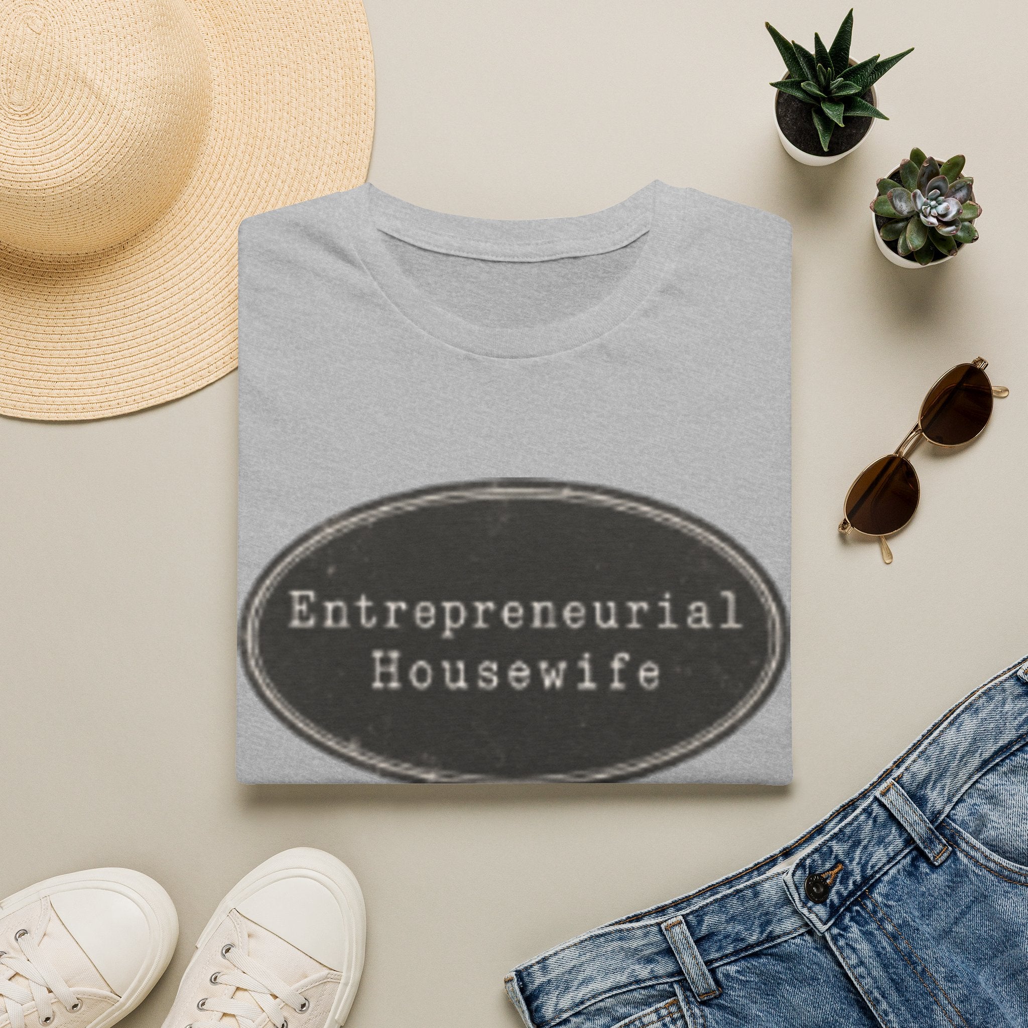Entrepreneurial Housewife T-Shirt — Vintage Typewriter Badge Tee for Women Entrepreneurs