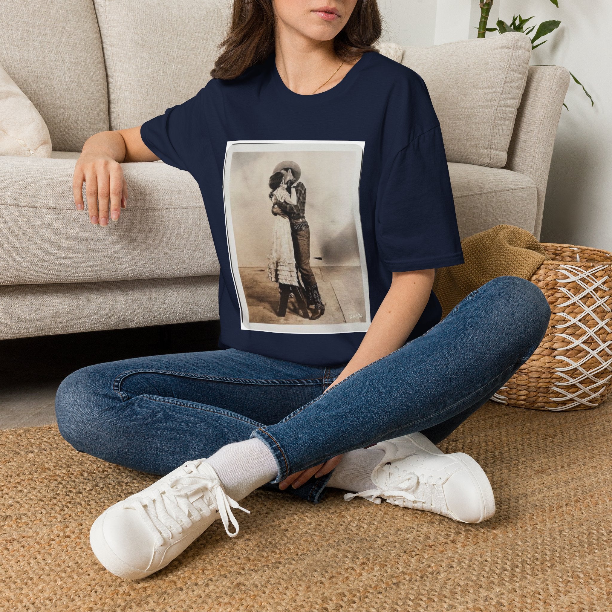 Vintage Couple Embrace T‑Shirt – Retro Romantic Photo Tee